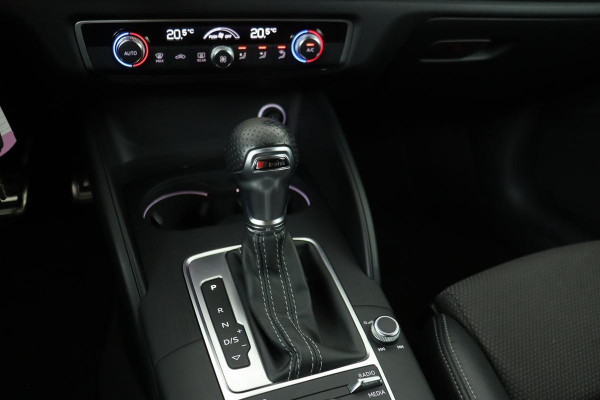 Audi A3 30 TFSI Sport S Line Edition | Navigatie | Full LED | Sportstoelen | Half leder | Climate control | Getint glas | Cruise control