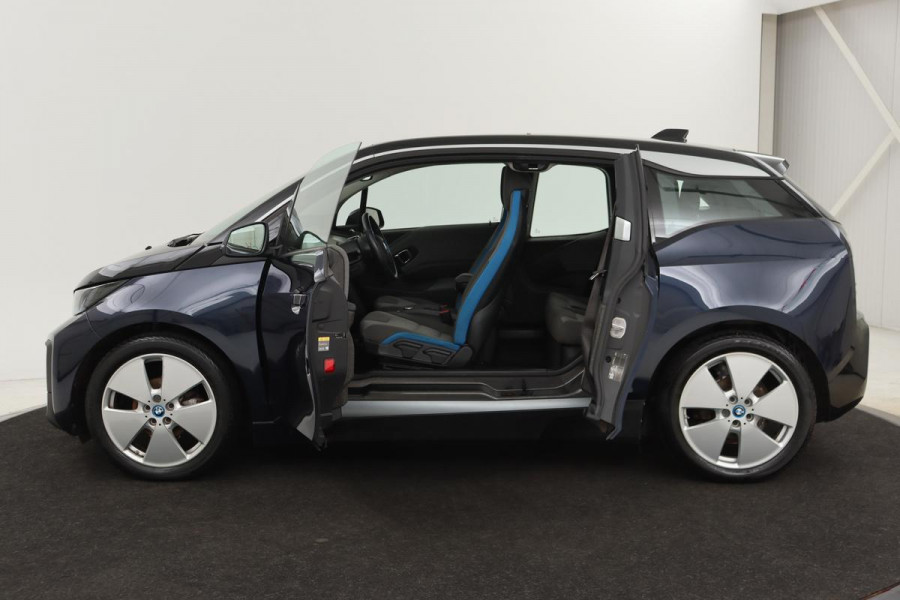 BMW i3 Comfort Advance 120Ah 42kWh | Panoramadak | Warmtepomp | Stoelverwarming | Navigatie | PDC | Full LED