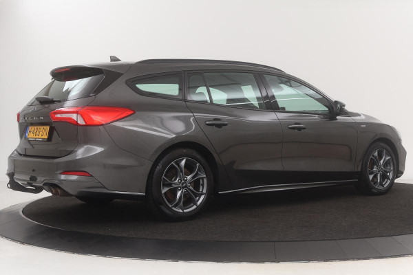 Ford Focus 1.5 EcoBoost ST-Line | Stoel & stuurverwarming | Trekhaak | Carplay | Full LED | Keyless | Navigatie | Climate control