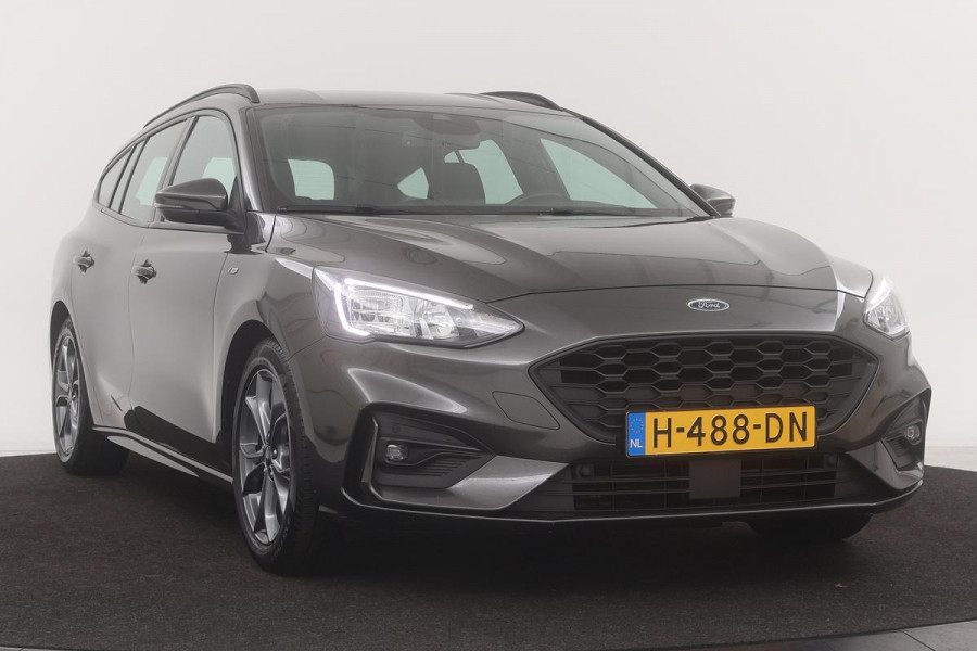 Ford Focus 1.5 EcoBoost ST-Line | Stoel & stuurverwarming | Trekhaak | Carplay | Full LED | Keyless | Navigatie | Climate control