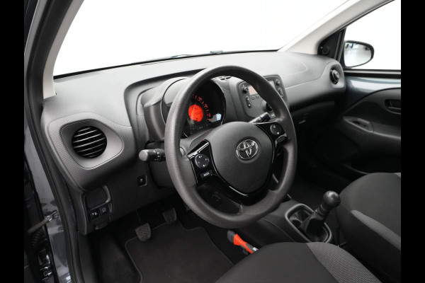 Toyota Aygo 1.0 VVT-i x-fun Airco Bluetooth Mf Stuur Metallic 328
