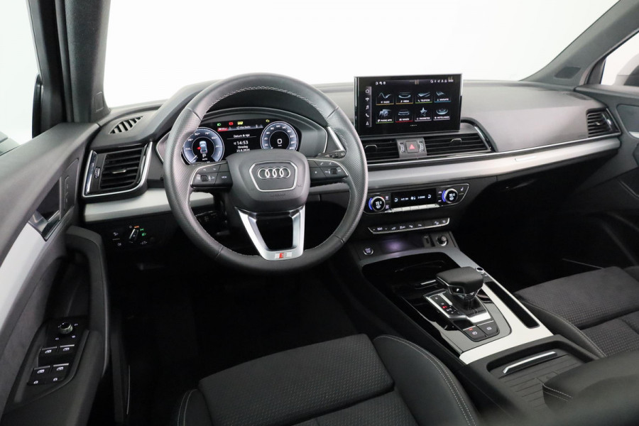 Audi Q5 55 TFSI e S-Line Competition 367 pk S-tronic  | Panoramadak | Navigatie | Elektr. trekhaak | Parkeersensoren (Park assist) | Rondomzicht camera | | Verlengde garantie