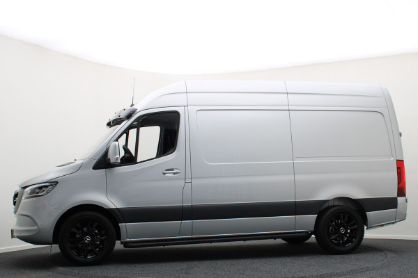 Mercedes-Benz Sprinter 319 CDI L2H2 Automaat 3-Zits, LED, Navigatie, Cruise, Camera, PDC, Apple CarPlay, Side-Steps, 18''