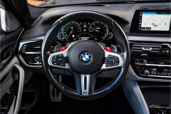 BMW 5 Serie M5 - Panorama | B&W | Softclose | HUD | ACC | Dealer O.H.