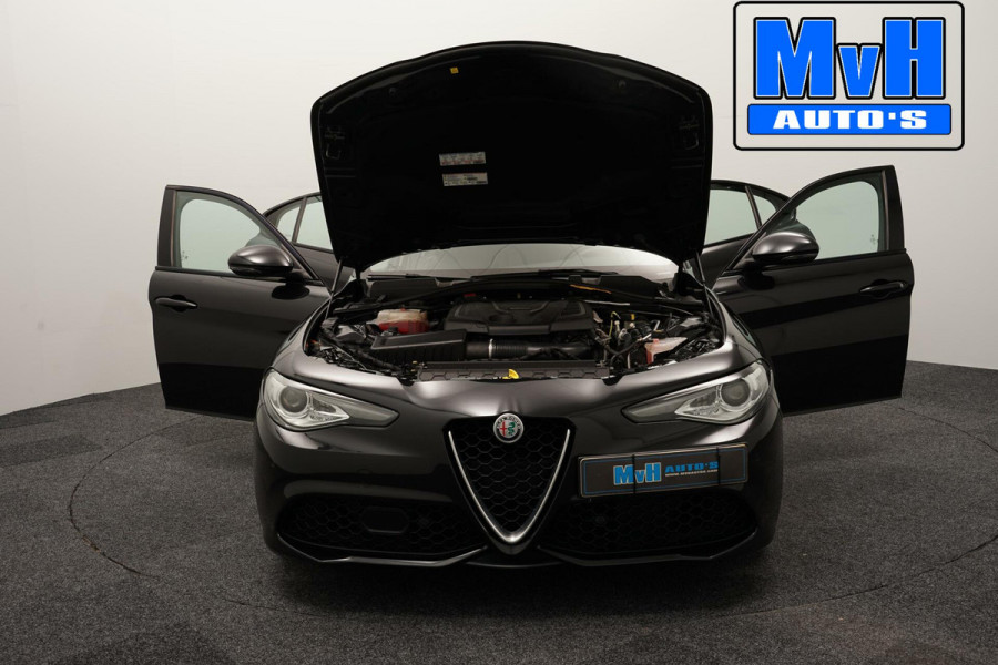 Alfa Romeo Giulia 2.0T Super|VELOCE LEER|STUUR/STOEL.VERW|NAP