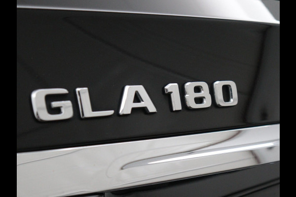 Mercedes-Benz GLA 180 AMG Night Upgrade Edition | Panorama | 360 Camera