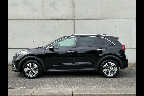 Kia e-Niro ExecutiveLine 64 kWh Automaat | JBL | BTW-auto | Leder | Camera | Stoelverkoeling | Apple CarPlay/Android Auto | Stuur-/Stoelverwarming | Clima | PDC | Cruise | LED |