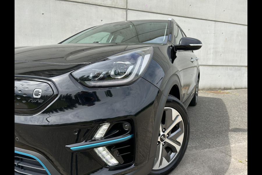 Kia e-Niro ExecutiveLine 64 kWh Automaat | JBL | BTW-auto | Leder | Camera | Stoelverkoeling | Apple CarPlay/Android Auto | Stuur-/Stoelverwarming | Clima | PDC | Cruise | LED |