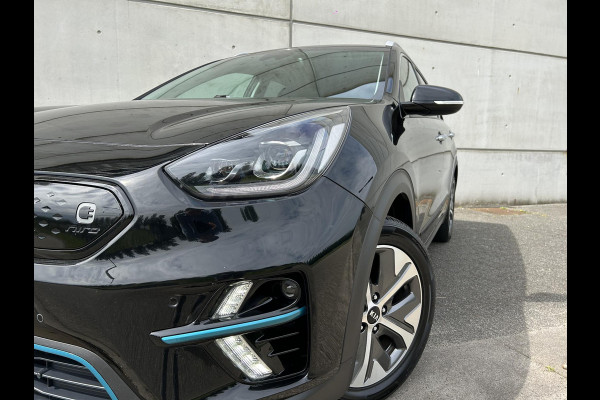 Kia e-Niro ExecutiveLine 64 kWh Automaat | JBL | BTW-auto | Leder | Camera | Stoelverkoeling | Apple CarPlay/Android Auto | Stuur-/Stoelverwarming | Clima | PDC | Cruise | LED |