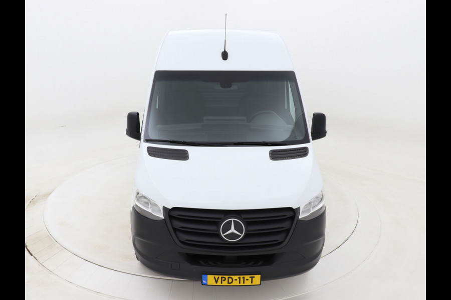 Mercedes-Benz eSprinter L2H2 47kWh Snellader Achteruitrijcamera 270graden achterdeuren Laadruimte pakket 168 KM WLTP