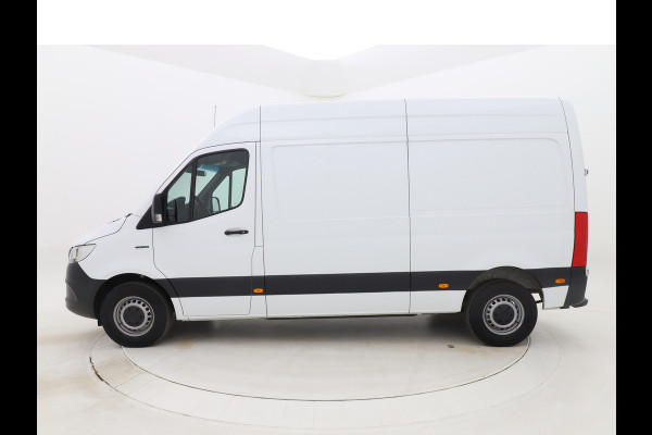 Mercedes-Benz eSprinter L2H2 47kWh Snellader Achteruitrijcamera 270graden achterdeuren Laadruimte pakket 168 KM WLTP