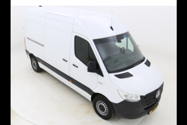 Mercedes-Benz eSprinter L2H2 47kWh Snellader Achteruitrijcamera 270graden achterdeuren Laadruimte pakket 168 KM WLTP