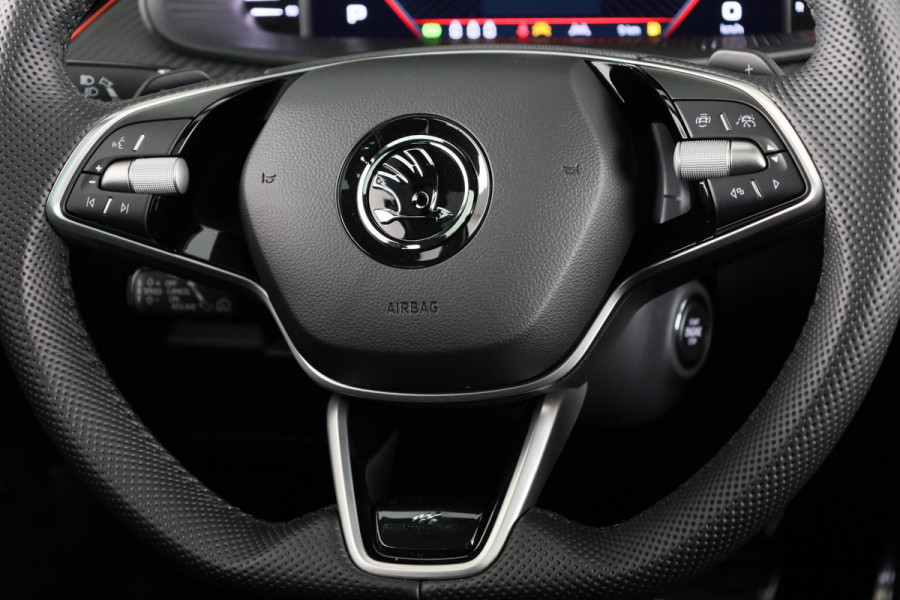 Škoda SCALA Monte Carlo 1.0 TSI 115pk DSG-7 | Panoramadak | Adaptive Cruise Control | Blind Spot | 18 inch | Winter pakket