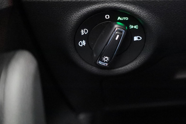 Škoda SCALA Monte Carlo 1.0 TSI 115pk DSG-7 | Panoramadak | Adaptive Cruise Control | Blind Spot | 18 inch | Winter pakket