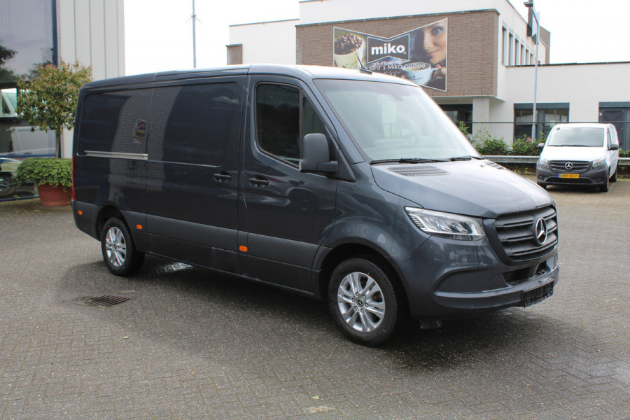 Mercedes-Benz Sprinter 317 CDI L2H1 RWD 3500 kg Trekhaak, MBUX met camera parkeerpakket en Apple/Android, LED koplampen, Geveerde stoel, Etc.