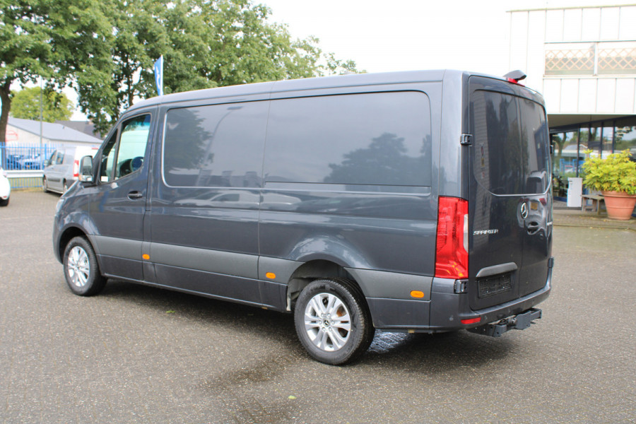 Mercedes-Benz Sprinter 317 CDI L2H1 RWD 3500 kg Trekhaak, MBUX met camera parkeerpakket en Apple/Android, LED koplampen, Geveerde stoel, Etc.