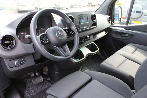 Mercedes-Benz Sprinter 317 CDI L2H2 3500 KG trekhaak, MBUX met camera en Apple Carplay / Android Auto