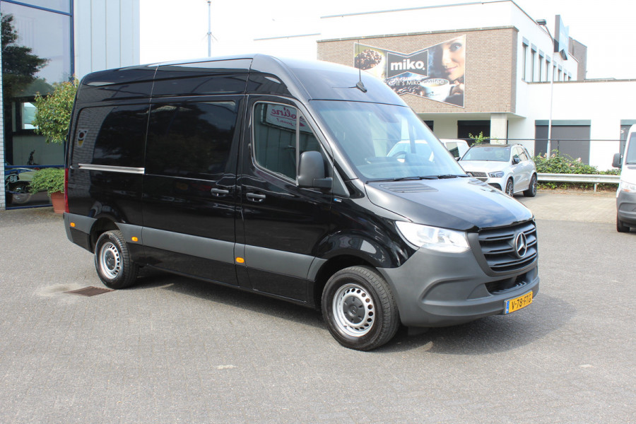 Mercedes-Benz Sprinter 317 CDI L2H2 3500 KG trekhaak, MBUX met camera en Apple Carplay / Android Auto