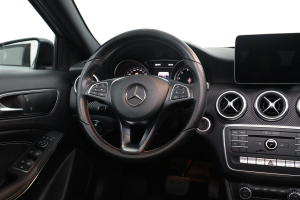 Mercedes-Benz A-Klasse 200 Motorsport Edition AMG (Panoramadak, Navi Groot, Parkeerhulp, StoelV, Climate Con, Cruise Con, Etc)