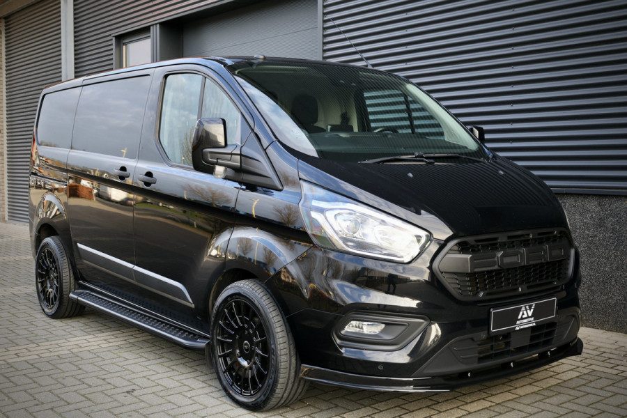 Ford Transit Custom 300 2.0 TDCI L2H1 | Camera | CarPlay | Stoelverwarming | Raptor Edition | Lane Assist | Stoelverwarming | Trekhaak | Airco | 3-Zitter | Nieuwe APK | Onderhoudsbeurt