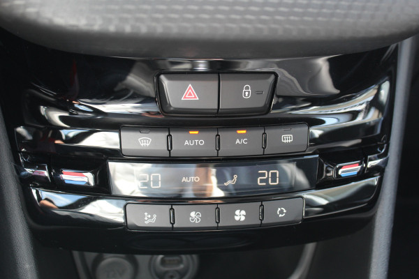 Peugeot 2008 , 111pk , 44668km 1.2 PureTech Allure , Navigatie , Camera , DAB Parkeersensoren V+A , Dakrailing