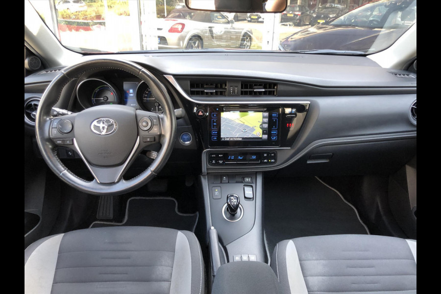 Toyota Auris 1.8 Hybrid Dynamic | Navigatie, Parkeercamera, Cruise control, Climate control, Bluetooth, Stuurbediening