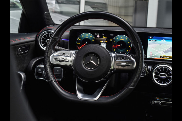 Mercedes-Benz CLA-Klasse 200 Premium Plus AMG LINE | PANORAMADAK | AMBIANCE SFEER VERLICHTING | LED | STOELVERWARMING