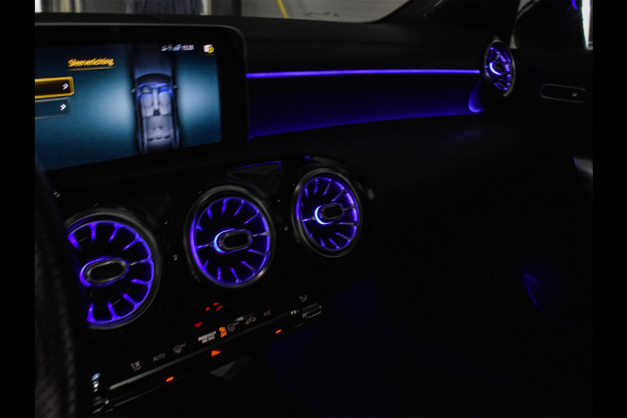 Mercedes-Benz CLA-Klasse 200 Premium Plus AMG LINE | PANORAMADAK | AMBIANCE SFEER VERLICHTING | LED | STOELVERWARMING