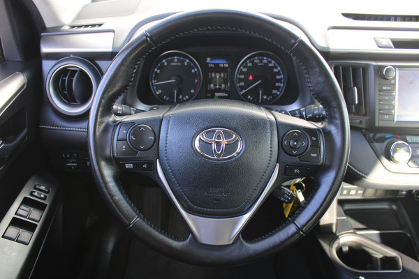 Toyota RAV4 2.0 VVT-i AWD Dynamic | 17" LM | Airco | Navi | Camera | Trekhaak | Automaat |