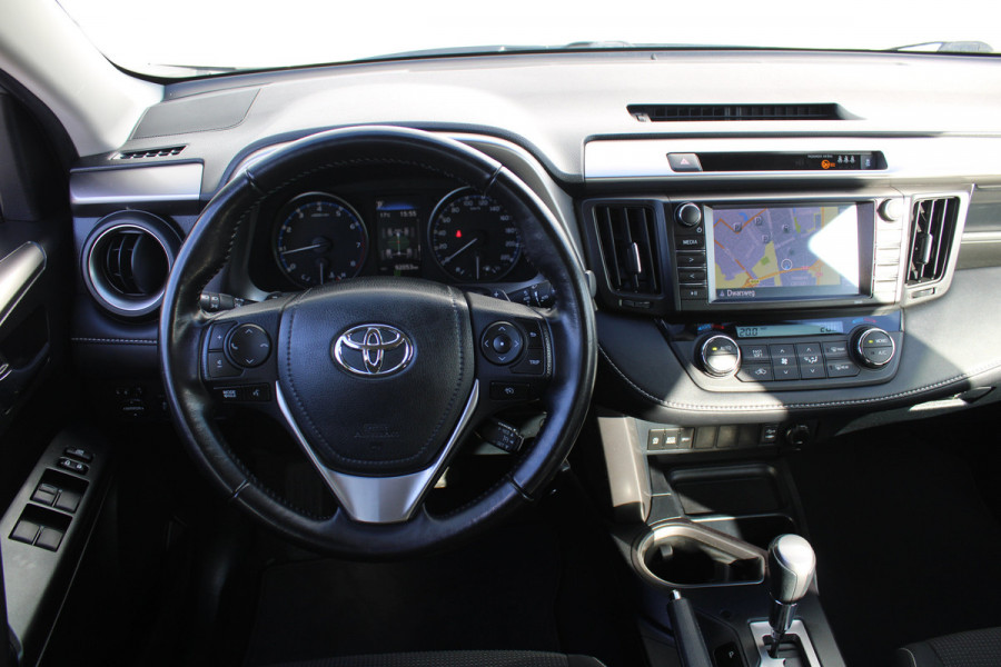 Toyota RAV4 2.0 VVT-i AWD Dynamic | 17" LM | Airco | Navi | Camera | Trekhaak | Automaat |