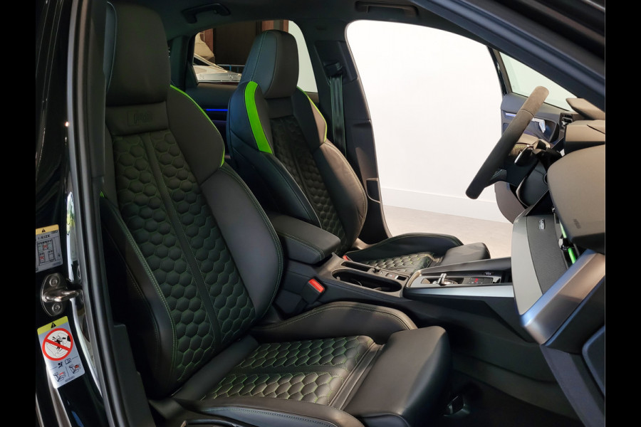 Audi RS3 Limousine 2.5 TFSI Quattro 400pk Hulk Edition B&O|Panorama|Adaptive Cruise|Keyless|Sportstoelen|Fijnnappa|Carbon|Full LED