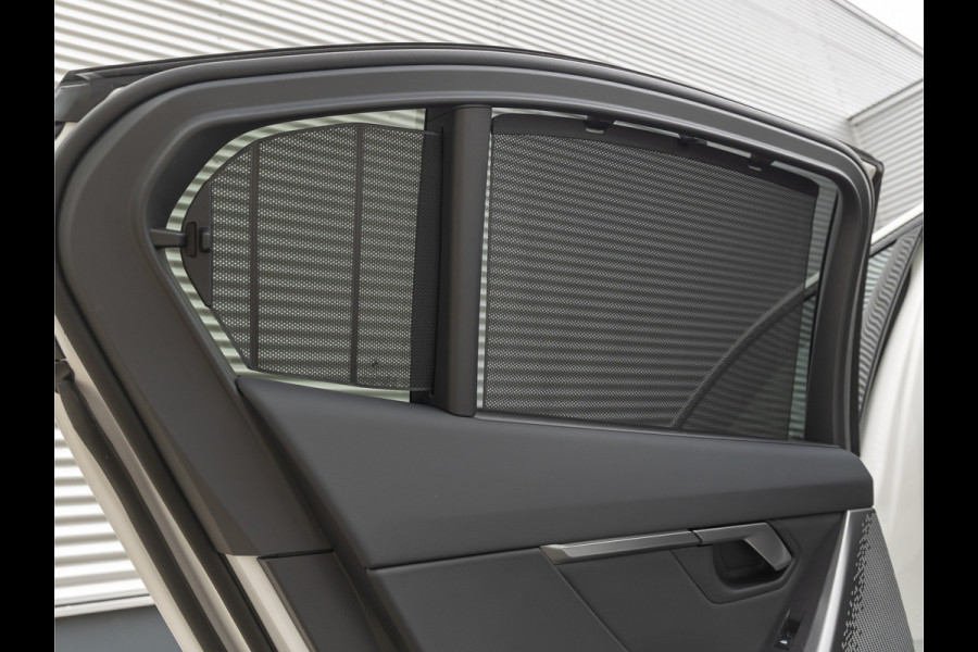 BMW 5 Serie 550e xDrive M-Sport Pro - Pano - Stoelventilatie - Carbon Exterieur - Harman Kardon