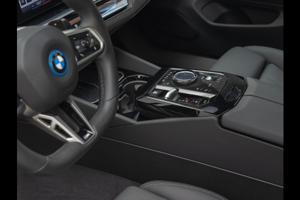 BMW 5 Serie 550e xDrive M-Sport Pro - Pano - Stoelventilatie - Carbon Exterieur - Harman Kardon