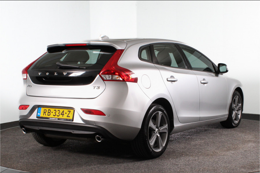 Volvo V40 2.0 150 PK T3 Nordic+ | Cruise | Stoelverwarming | PDC | NAV | ECC | LM 17" | LED |