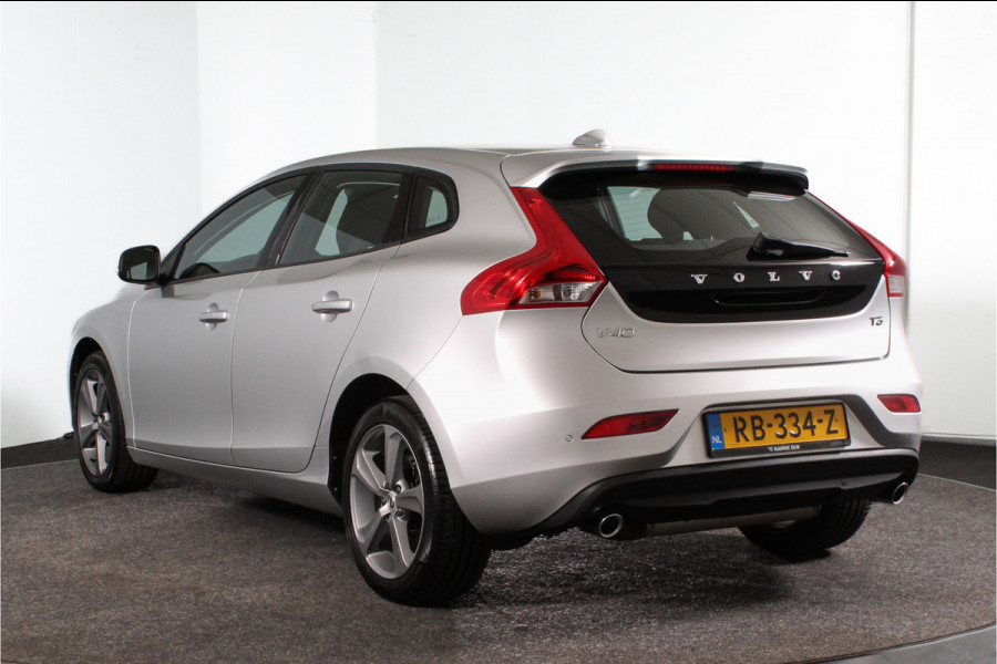 Volvo V40 2.0 150 PK T3 Nordic+ | Cruise | Stoelverwarming | PDC | NAV | ECC | LM 17" | LED |