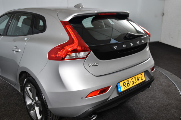 Volvo V40 2.0 150 PK T3 Nordic+ | Cruise | Stoelverwarming | PDC | NAV | ECC | LM 17" | LED |