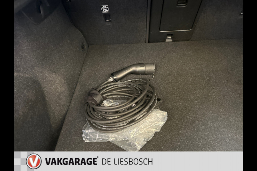 Volvo XC40 1.5 T4 Recharge R-Design,harman kardon,pano,leer,camera ,trekhaak,