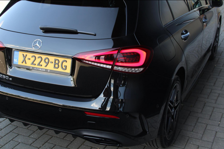 Mercedes-Benz A-Klasse 250 e AMG Line | Pano | Sfeerverlichting | Keyless