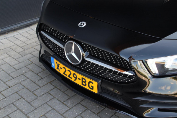 Mercedes-Benz A-Klasse 250 e AMG Line | Pano | Sfeerverlichting | Keyless