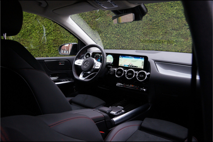 Mercedes-Benz B-Klasse B 250 4M AMG line Night | Widescreen Carplay Camera AR-navi