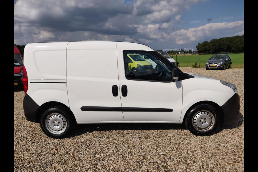 Opel Combo 1.3 CDTi L1H1 Edition 1e eig , Airco , Euro 6 , Lage km , nette bus