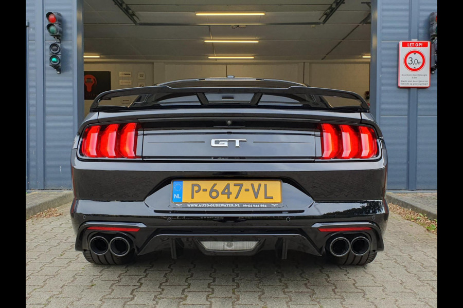 Ford Mustang GT 5.0 V8 FASTBACK / BLACK EDITION / 10-TRAPS !! / RECARO LEATHER SPORTSEATS / KEYLESS / CARPLAY / APK 30-06-2026 !