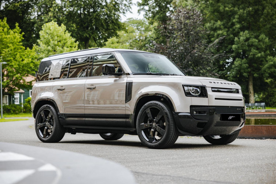 Land Rover Defender 110 2.0 P400e 110 X-Dynamic HSE | Panoramadak | 22" Velgen in Gloss Black | 11,4" Touch Screen | Cold Climate Pack | Elektrische Trekhaak | Expedition imperiaal | Uitklapbare Dakladder| All Season Banden