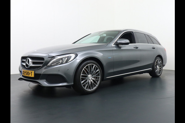 Mercedes-Benz C-Klasse Estate Gereserveerd 350Hybrid 279pk AIRMATIC Camera Navi Lmv 1/2 Leer ParkAssist PDC v+a Automatische Achterklep 18" Ecc AMG lns Luchtvering Regen-Licht sensor  Cruise Control Stoelverwarming Multifunct. Stuur  Privacy Glas Edition