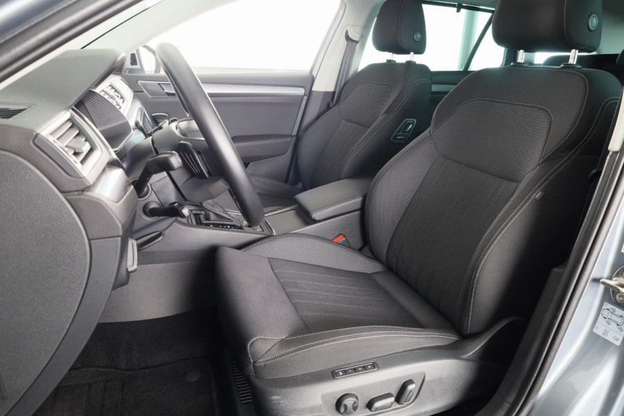 Škoda Superb Combi 1.4 TSI iV Business Edition Plus 218 pk Automaat (DSG) | Navigatie | Parkeersensoren | Achteruitrijcamera | Adaptieve cruise control | Stoelverwarming voor/achter |