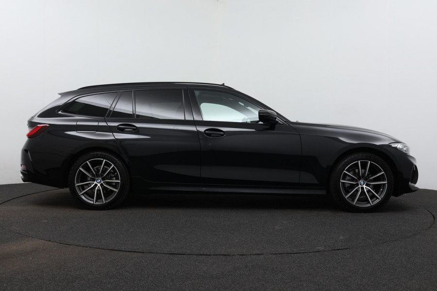 BMW 3 Serie Touring 320i High Executive FACE-LIFT(Dealer OndH, Wide screen, Panorama,Navi Prof, Camera, Cruise Con, StoelV, Etc)