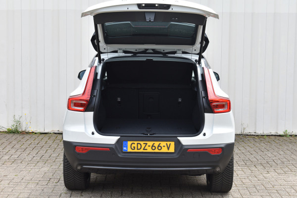 Volvo XC40 Single Motor Extended Range Ultimate 82 kWh | Panodak | Blis | Elektrische stoel met geheugen | Achteruitrij camera |