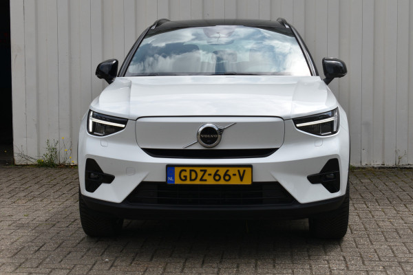 Volvo XC40 Single Motor Extended Range Ultimate 82 kWh | Panodak | Blis | Elektrische stoel met geheugen | Achteruitrij camera |