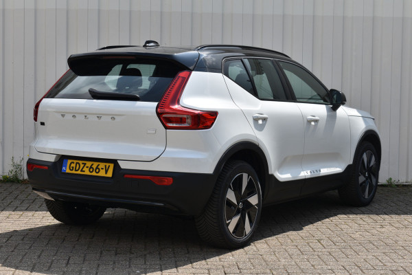 Volvo XC40 Single Motor Extended Range Ultimate 82 kWh | Panodak | Blis | Elektrische stoel met geheugen | Achteruitrij camera |