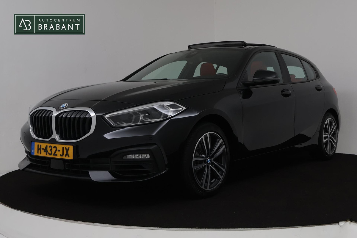 BMW 1-serie 118i High Executive Edition Sport Automaat (PANORAMADAK, CRUISE, NAVIGATIE, PDC, NL-AUTO, DEALER ONDERHOUDEN)